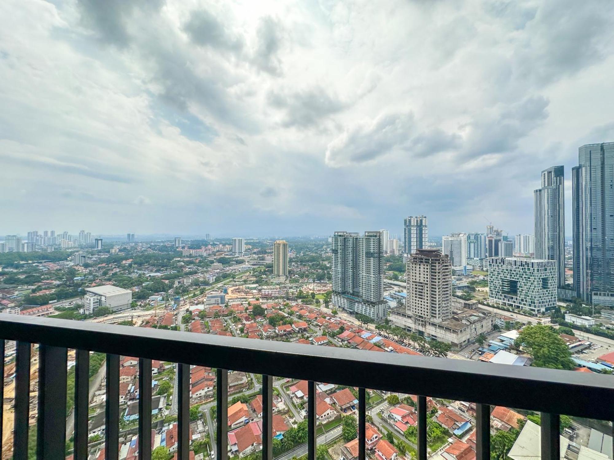 Twin Tower Residence By Nest Home【5 Mins Walk To Ciq】 Johor Bahru Dış mekan fotoğraf